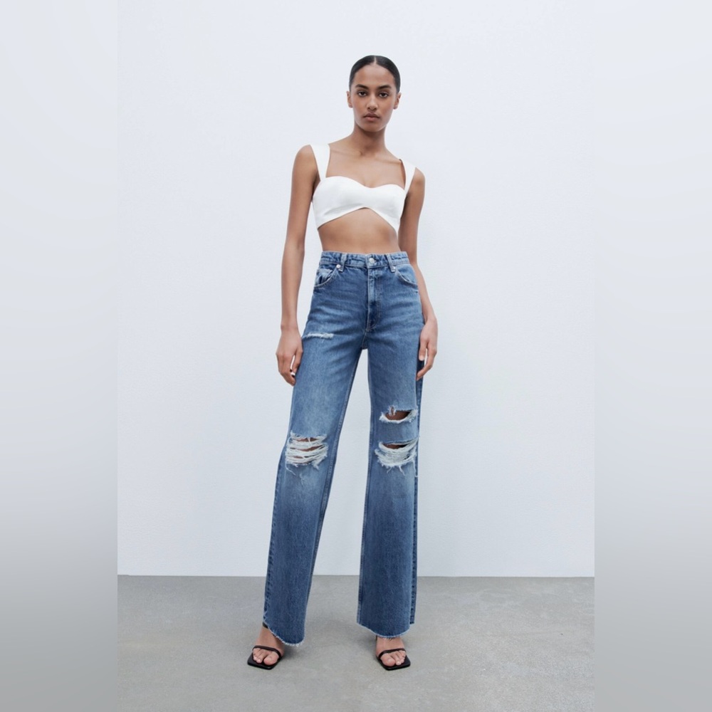 •Zara Ripped High Waist Jeans•